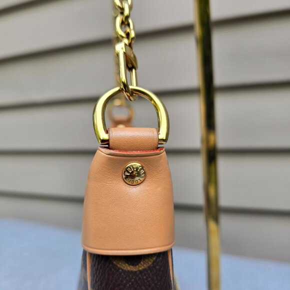 Louis Vuitton Loop Monogram - Picture 5 of 16